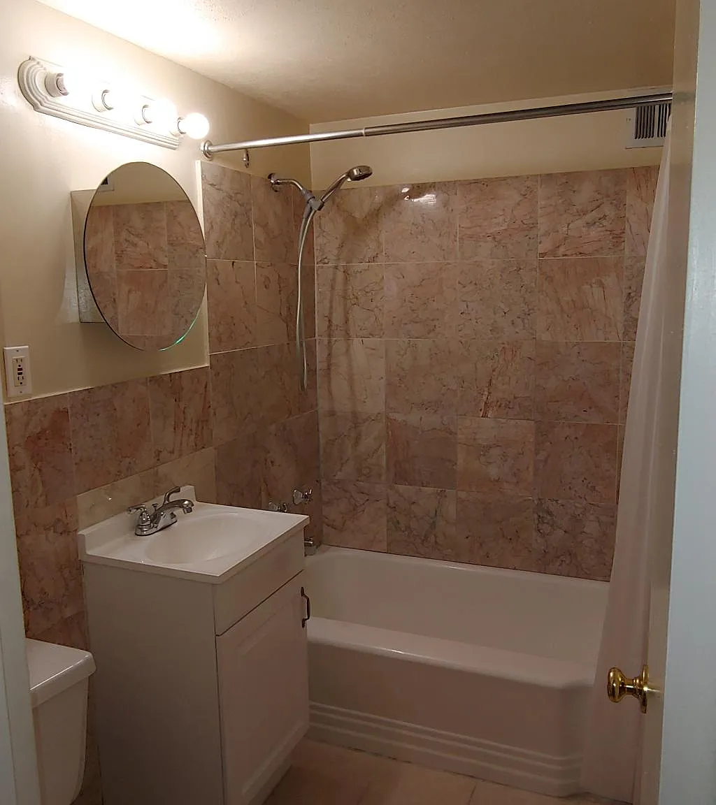 11820 Edgewater Dr — Photo 2
