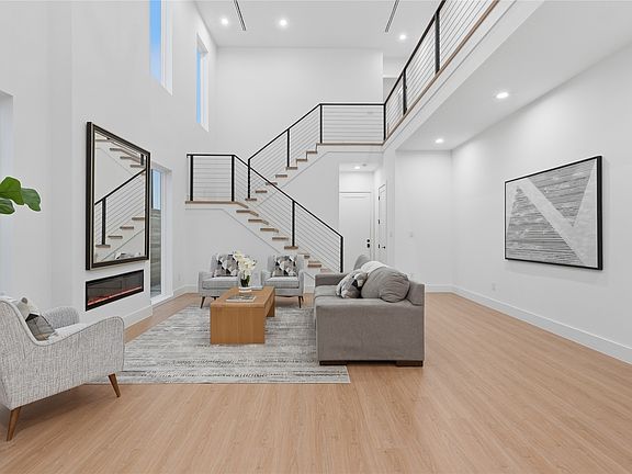 4th image of 1843 Pollard St