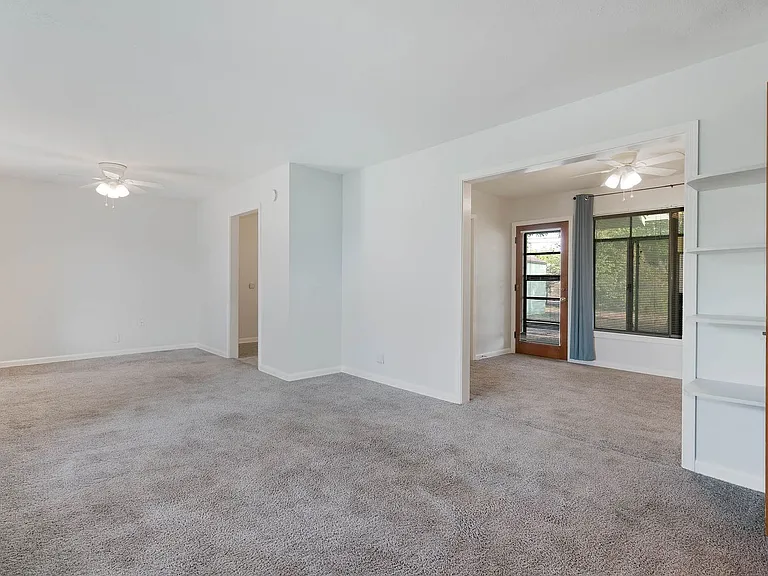 463 Cherry Ridge Dr — Photo 7