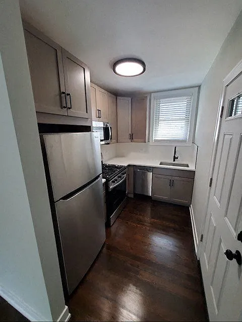 4121-43 W. Cullom Ave