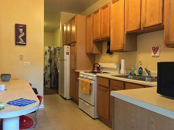 4th image of 1305 W Morse Ave #1