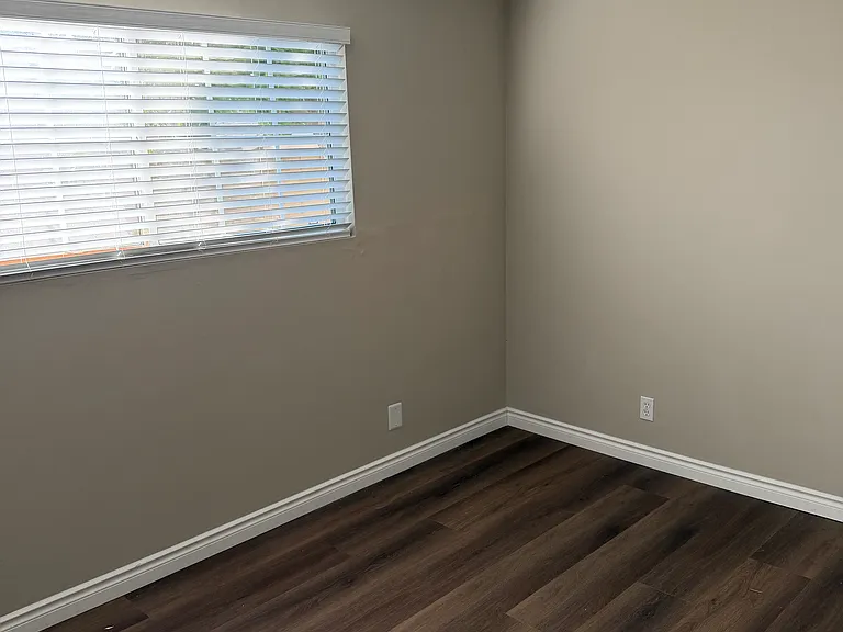 3028 E Vermillion St — Photo 43