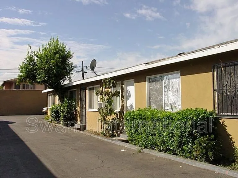 4542 W Imperial Hwy #C — Photo 23