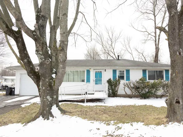 1207 W State Rd, Austin, IN 47102