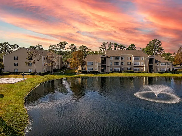 Coastline Cove Apartment Homes — Photo 47