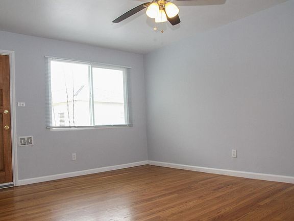 5th image of 4436 Lincoln Ave