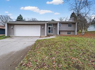 107 Ravine Rd, Mount Horeb, WI 53572