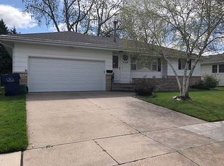 2140 Charles St, Fremont, NE 68025