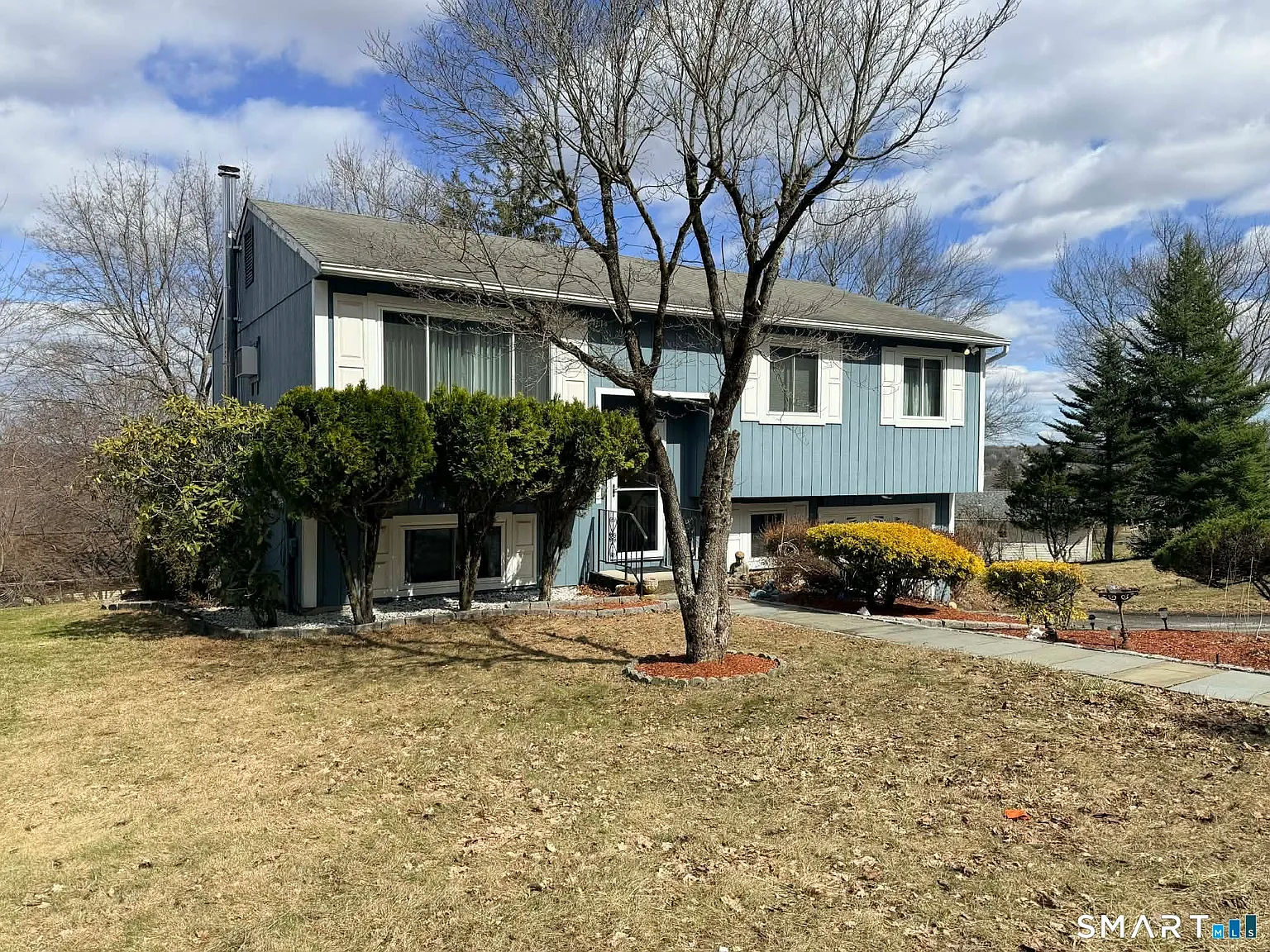 24 Valley View Drive photo 1