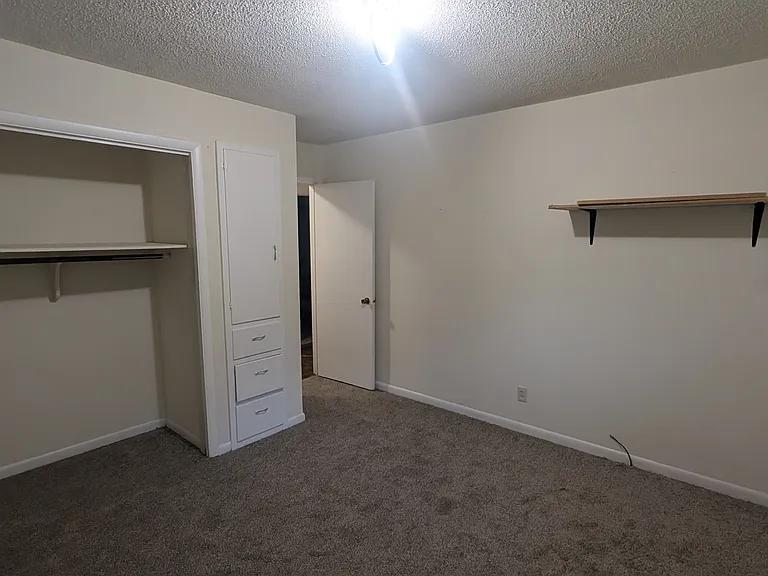 1351 N Stephens Ave — Photo 4