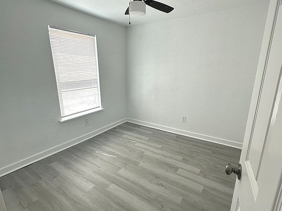 4th image of 514 DAVIS AVE