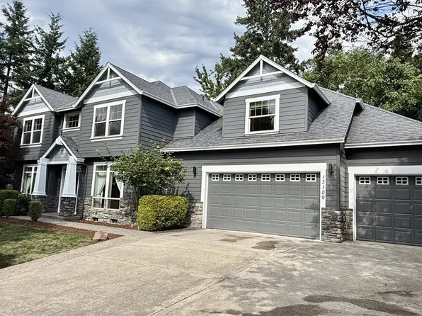 13109 SE Snowfire Dr, Happy Valley, OR 97236
