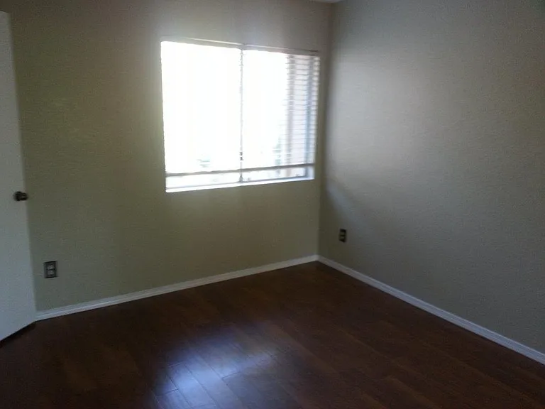 11337 Avenida De Los Lobos #G — Photo 16