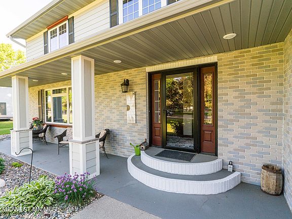 4th image of 1084 Westside Dr