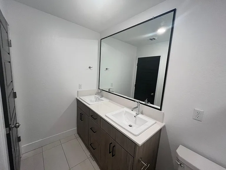 424 W Balsam Ln — Photo 8