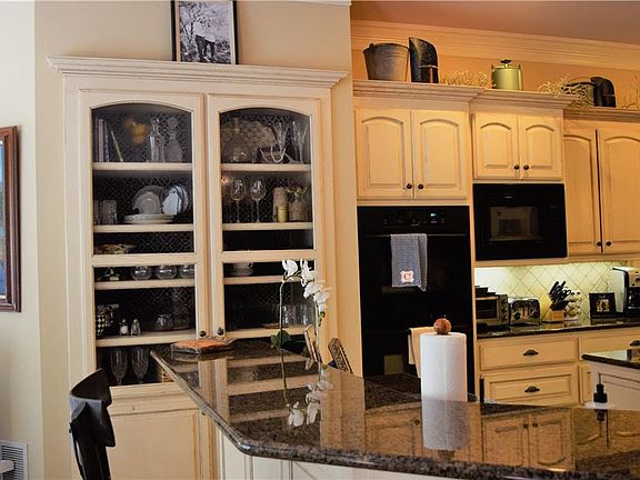 5th image of 7 Crestlake Ct