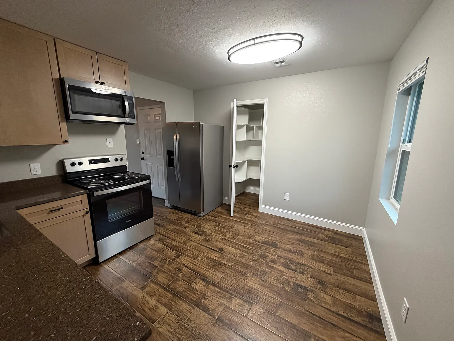 2 bed, 850 sqft, $1,000 — Photo 3