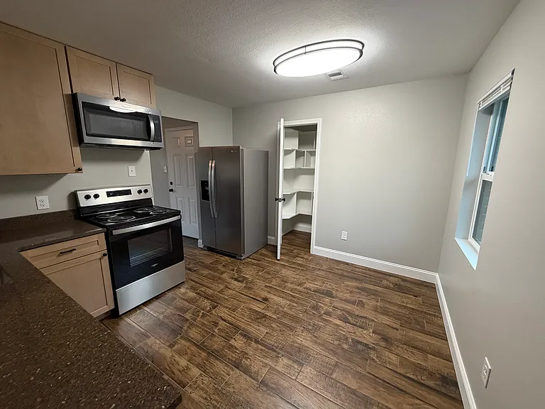 901 E East St #A — Photo 16