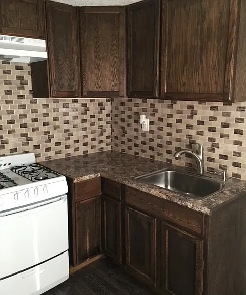 3650 NE 57th Ave — Photo 5