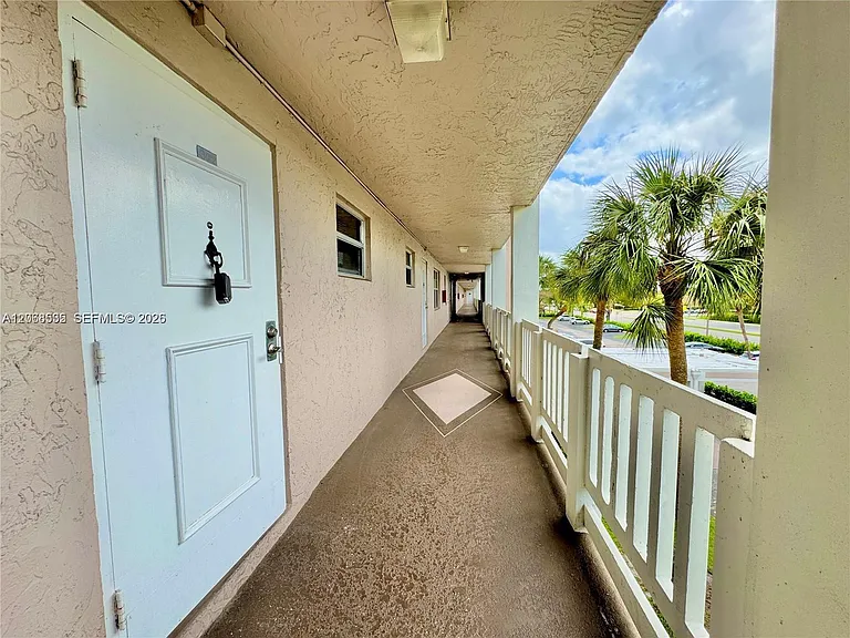 1075 Riverside Dr #302 — Photo 19
