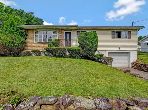 226 Linda Ln, Scranton, PA 18504