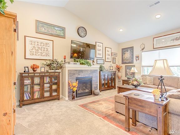 5th image of 4087 Cove West Dr