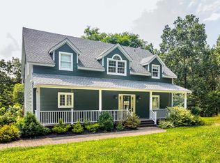 35 Battenfeld Rd, Red Hook, NY 12571