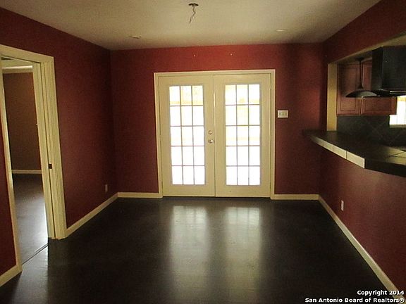 5th image of 200 Harriett Dr