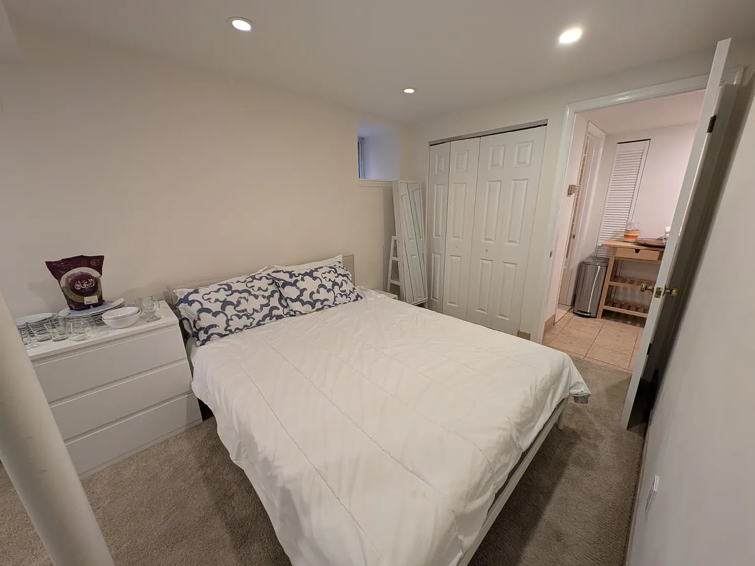 Studio, 550 sqft, $1,800 — Photo 3