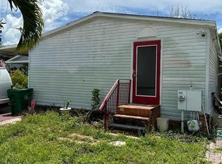 8570 SW 23rd Pl, Davie, FL 33324