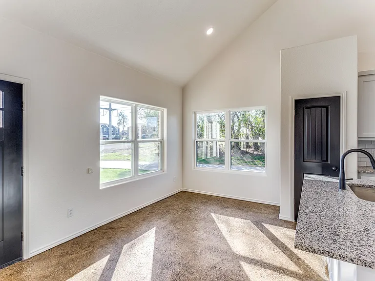 112 Dealva Ct — Photo 5