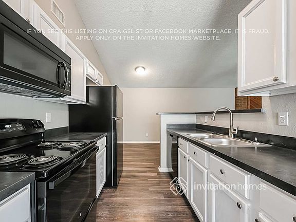 5th image of 1112 Sandalwood Ln