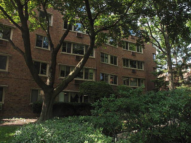 1st image of 1922 W Hood Ave APT 3A