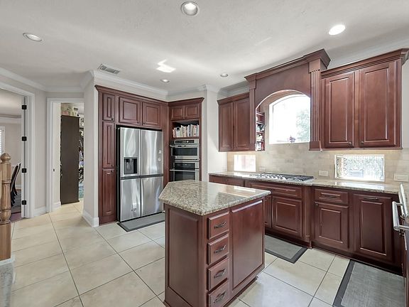 5th image of 50 Cove View Trail Ct