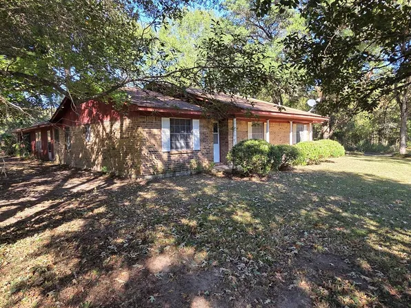 1844 Pahal Rd, Huntington, TX 75949