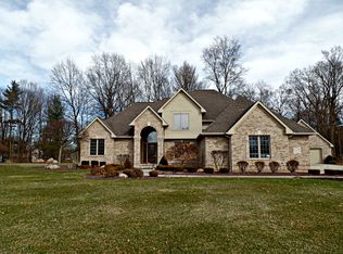 2276 Ridgemoor Ct, Burton, MI 48509