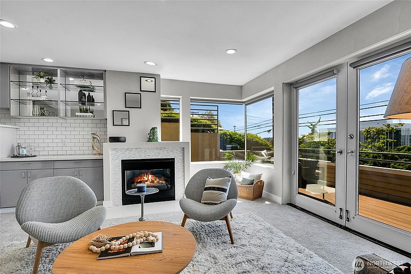 2nd image of 1202 Lakeview Boulevard E #1