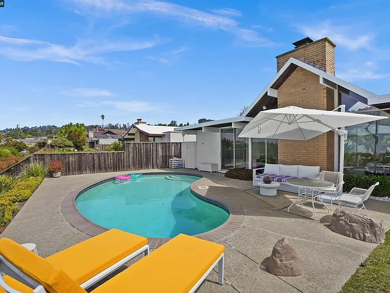 8021 Shay Dr — Photo 46