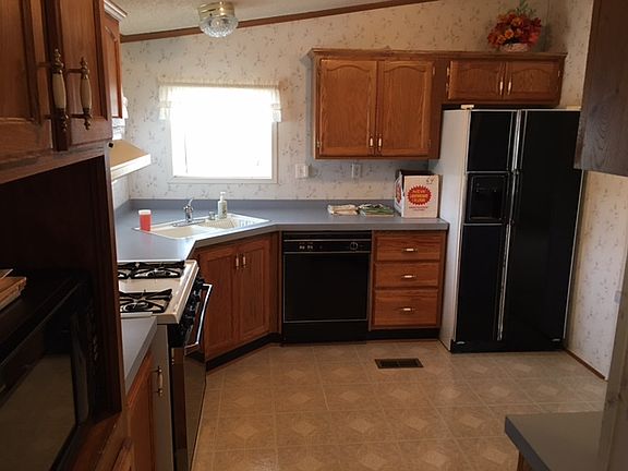 5th image of 853 Pembrooke Ln