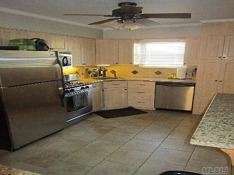 3rd image of 7 Mack Ave