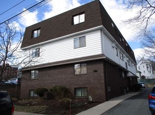 40 Feronia Way APT 2A, Rutherford, NJ 07070