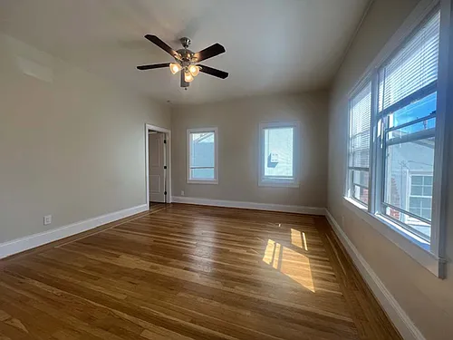 573 Wesley Ave #4 Photo 1