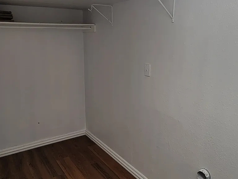 Utility room/closet