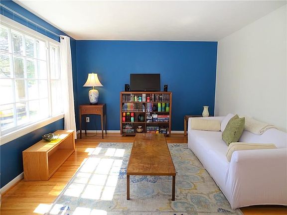2nd image of 1 Woodcrest Cir