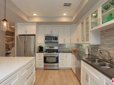 15237 Weddington St #2, Sherman Oaks, CA, 91411