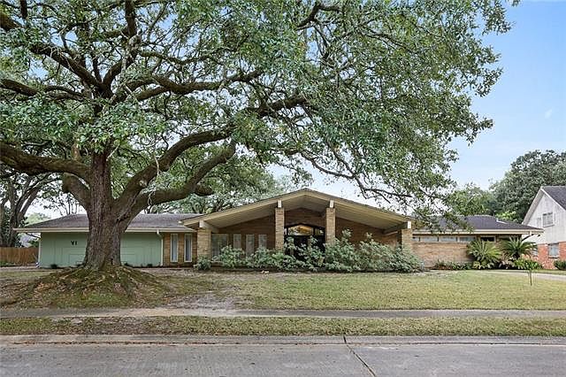 1st image of 6 Tennyson Pl
