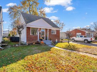 4120 Durham Rd, Royal Oak, MI 48073