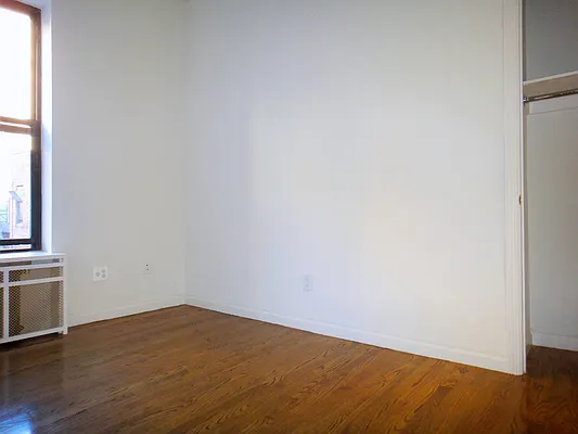 Rented by Balass Ralph, LREB | media 27