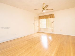 637 SW 11th St APT 6W, Miami, FL 33129