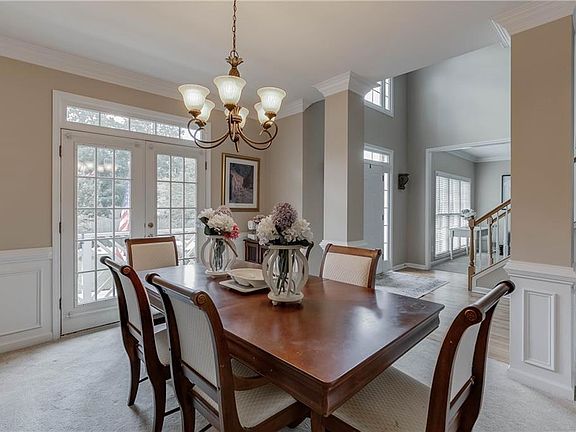 5th image of 1704 Crittenden Ln